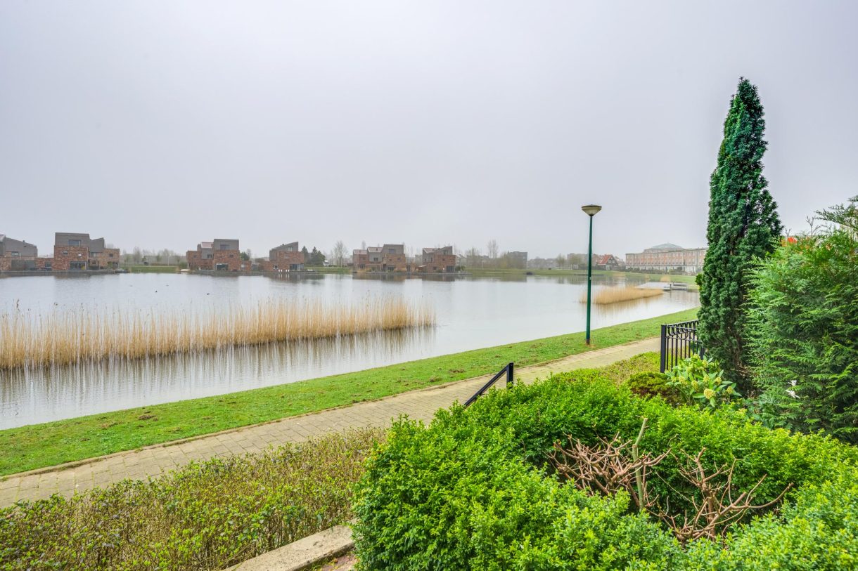 Te koop: Foto Woonhuis aan de Rimpelmos 12 in Houten