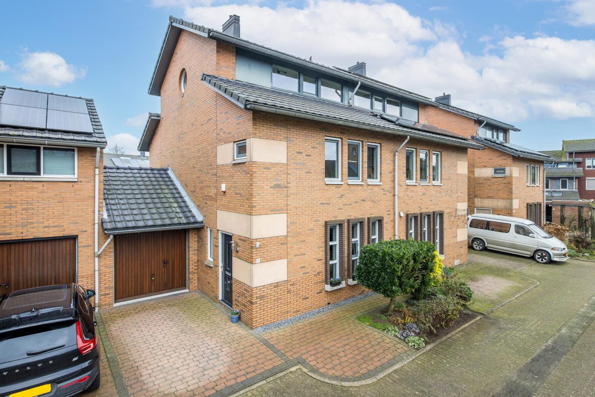 Te koop: Foto Woonhuis aan de Sparrenhout 5 in Houten