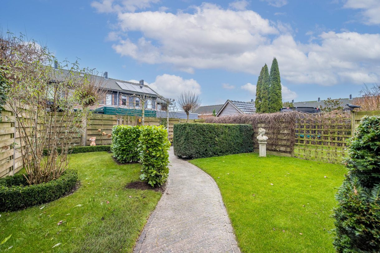 Te koop: Foto Woonhuis aan de Sparrenhout 5 in Houten